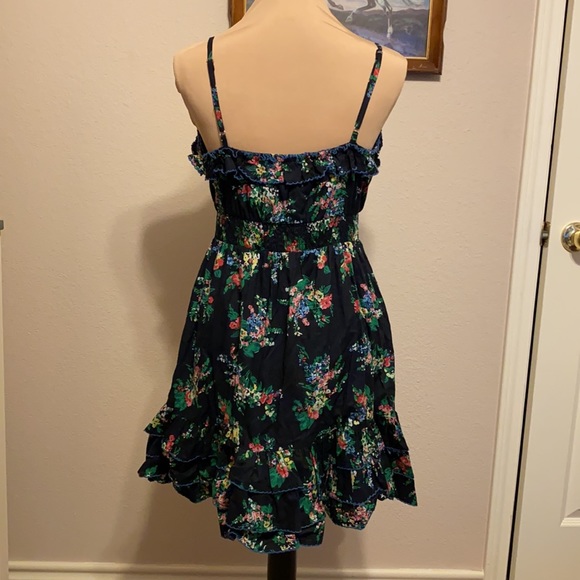 Yumi Sleeveless Floral Dress - Picture 2 of 5